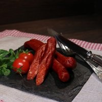Salami mit Tomaten